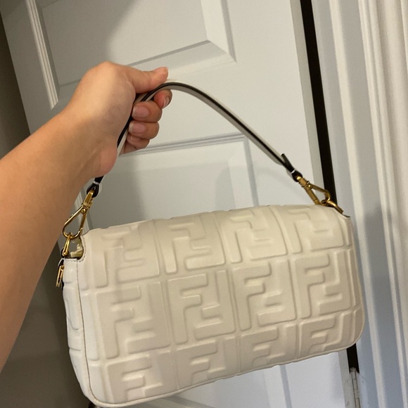 Fendi beige baguette Leather Shoulder Bag - Picture 3 of 8